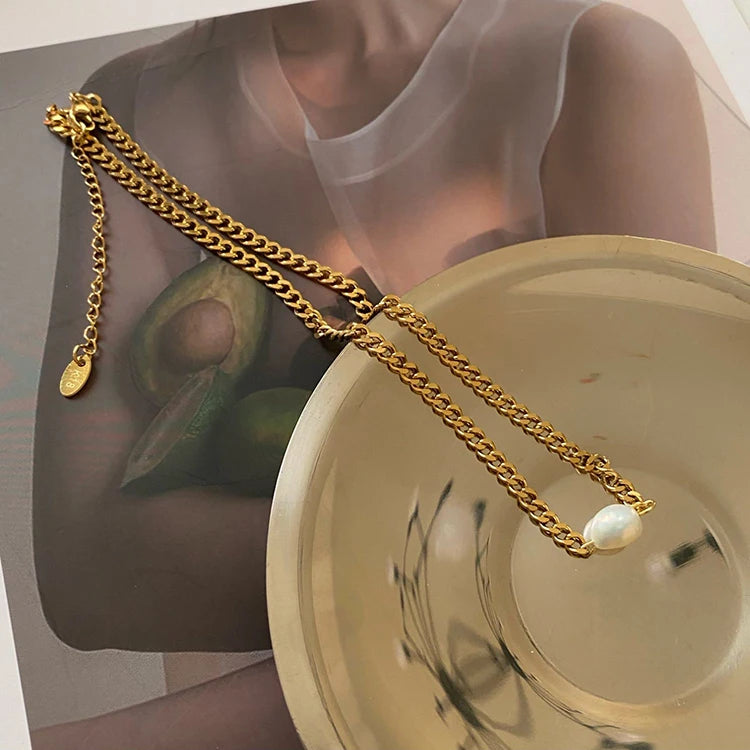 Aurora Pearl Choker